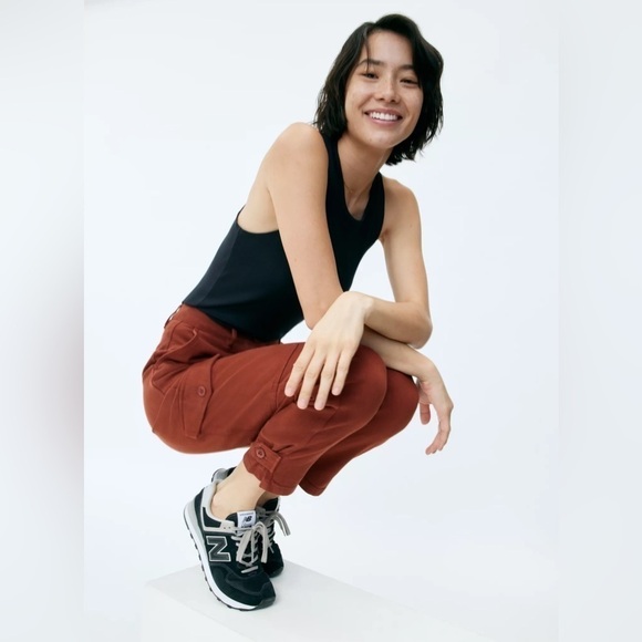 Aritzia Wilfred Free Modern Cargo Pants - Picture 2 of 16